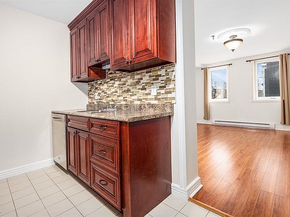 4th image of 39 Queens Road UNIT 9
