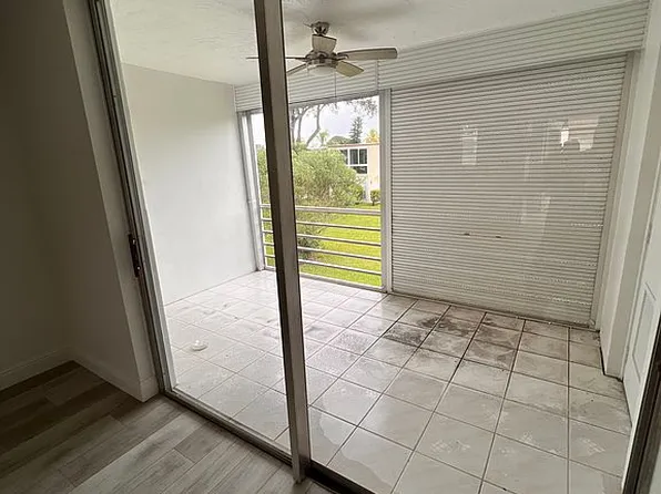 11 Willowbrook Ln APT 207, Delray Beach, FL 33446