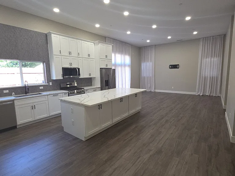 6724 Walnut Ave — Photo 13