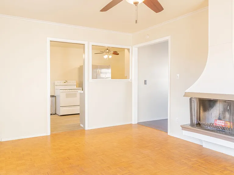 2730 W Country Club Dr — Photo 8
