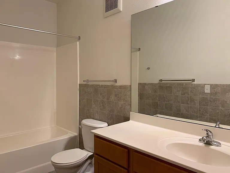 3020 University Ave SE #203 — Photo 7