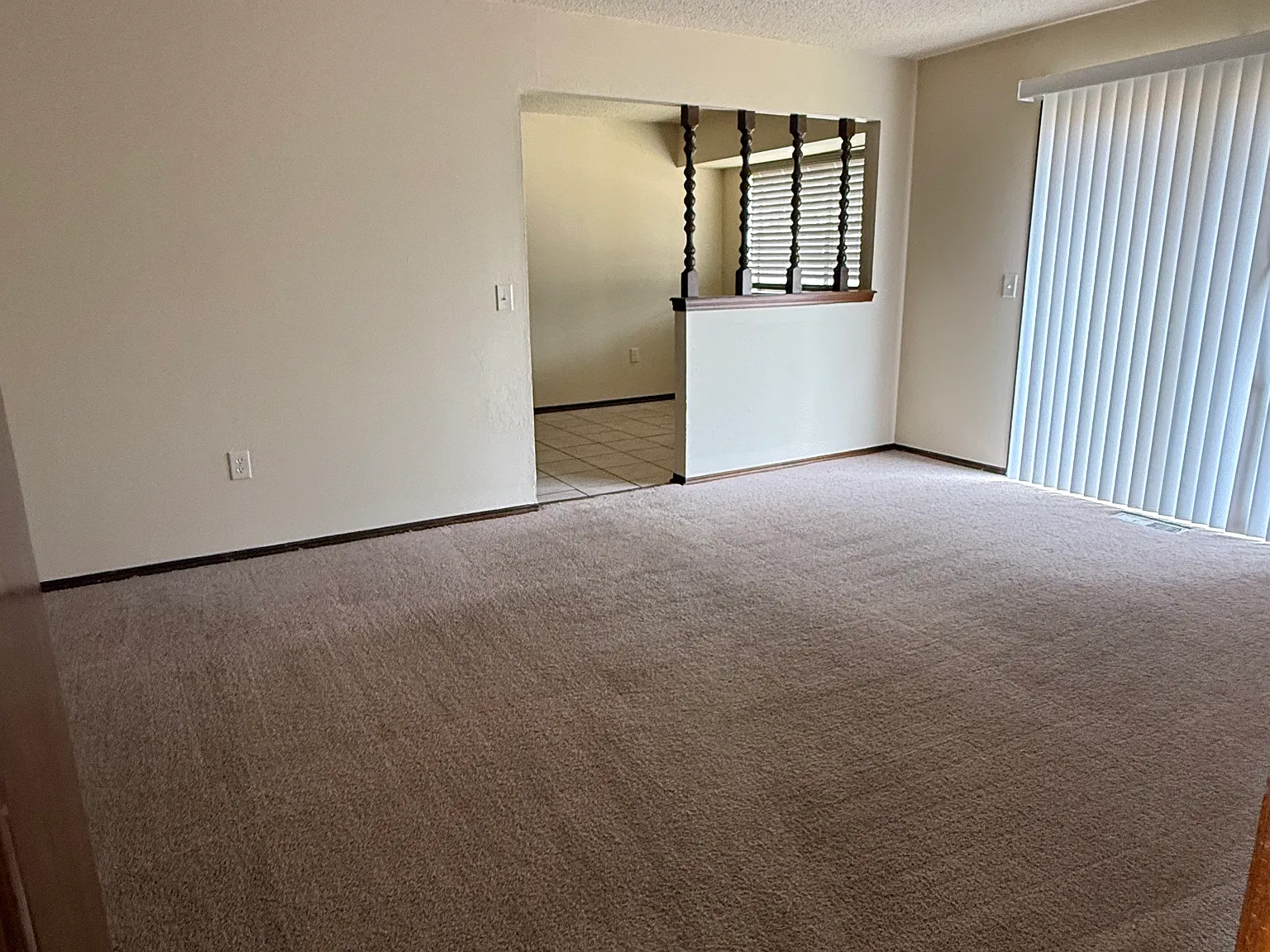 3 bed, 1100 sqft, $1,300 — Photo 3