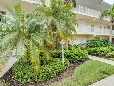3245 Cypress Glen Way APT 513, Naples, FL, 34109