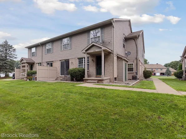 1158 Bay Ct, Holly, MI 48442