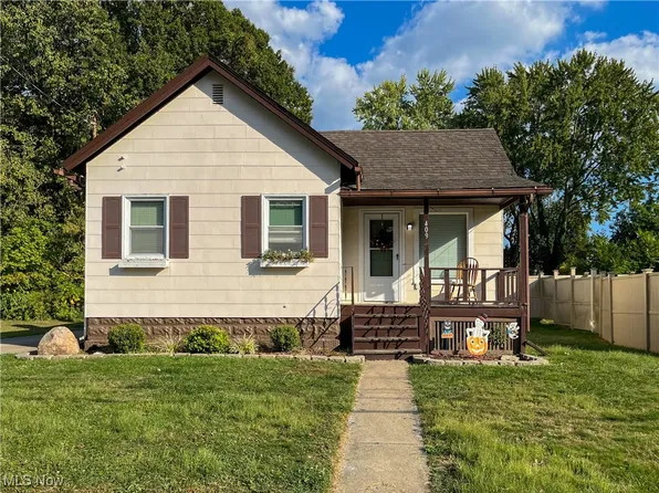 409 West St, Niles, OH 44446