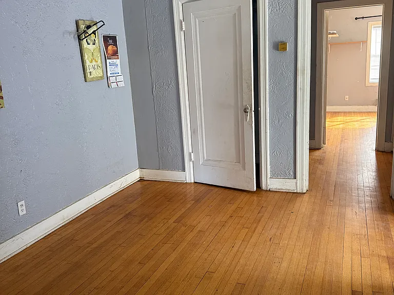2312 NW 19th St — Photo 9