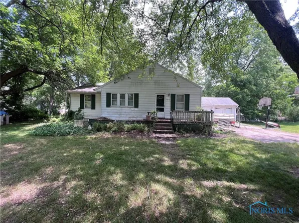 5858 Friedly Dr, Toledo, OH 43623