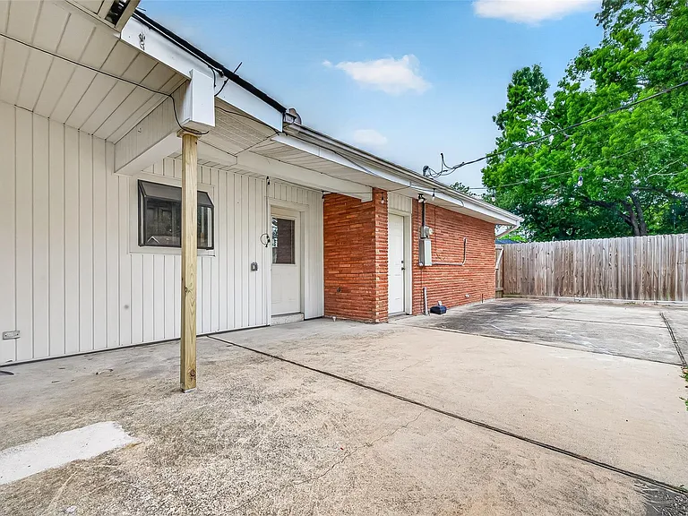 5422 Hummingbird St — Photo 41