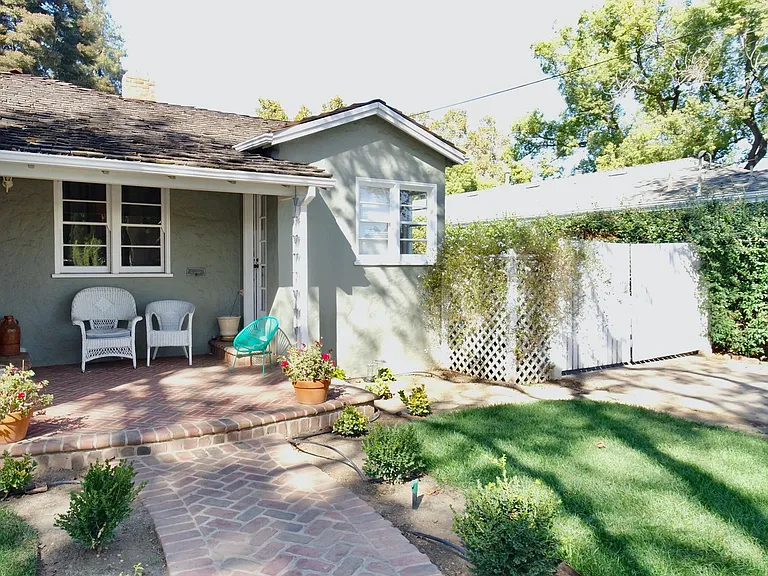 1289 Pine Ave — Photo 2