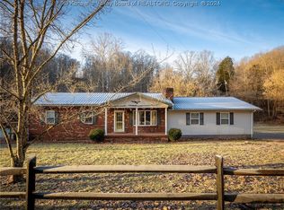 3959 Allens Fork Rd, Charleston, WV 25320