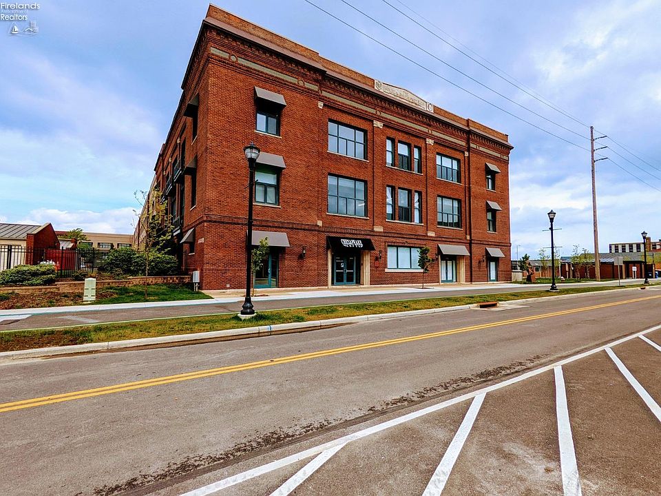 1st image of 401 W Shoreline Dr Unit 356
