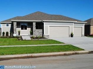 10111 N 152nd St, Waverly, NE 68462