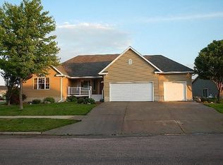 901 Candy Ct, Canton, SD 57013