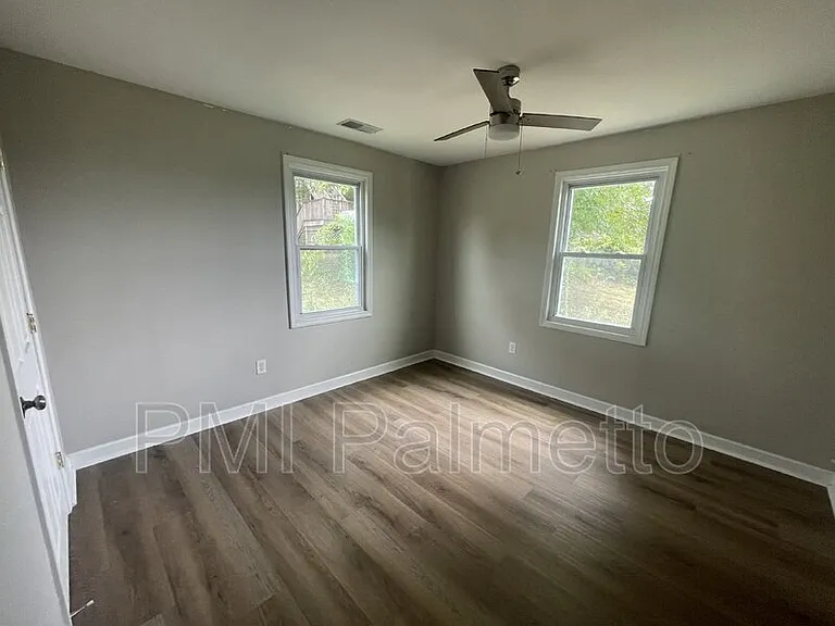1016 Walnut St — Photo 11