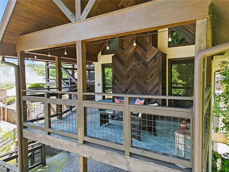 2115 Kemp Dr — Photo 33