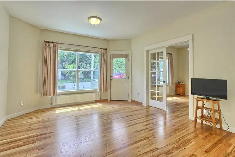 801 Blaine St — Photo 13