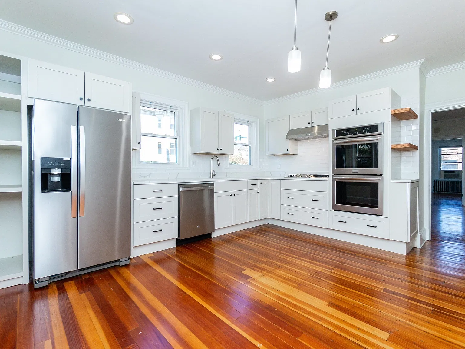 2 bed, 1.0 bath, 1048 sqft, $2,650 — Photo 4