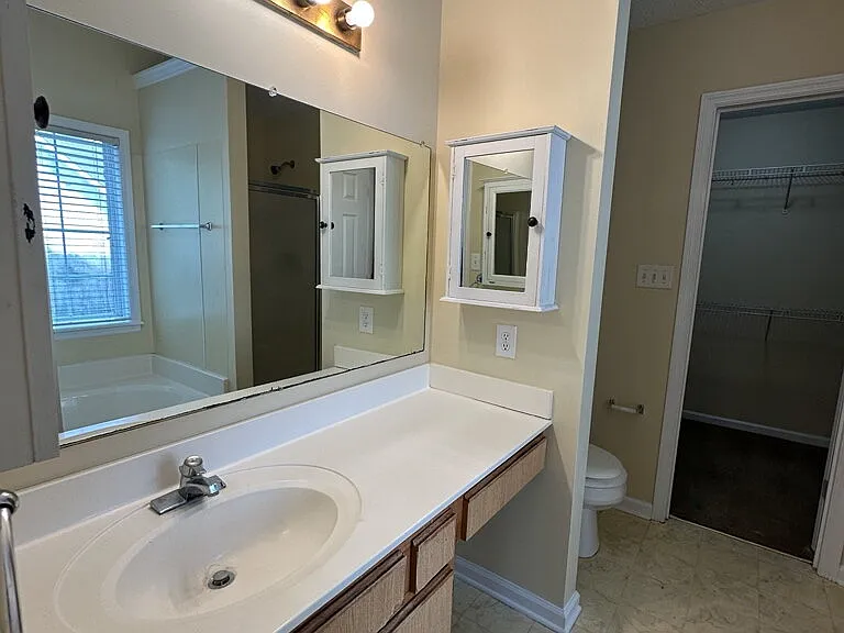 305 Firethorn Ln — Photo 6