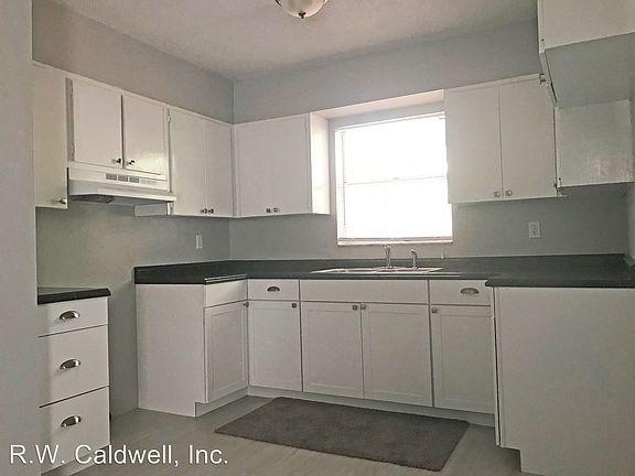 5th image of 4634 18th Ave S