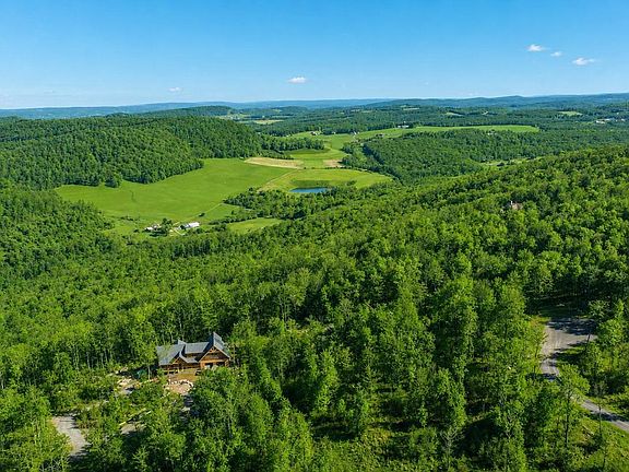 3rd image of 21 Rocky Gap Trl