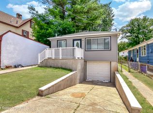 14 Kramer Pl, Staten Island, NY 10302