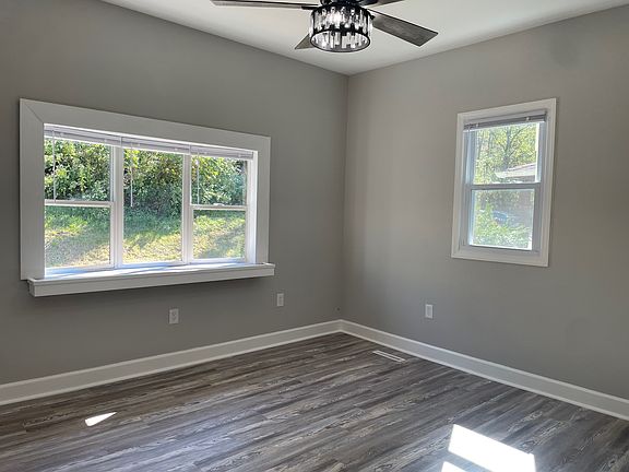 4th image of 218 Elms St #2
