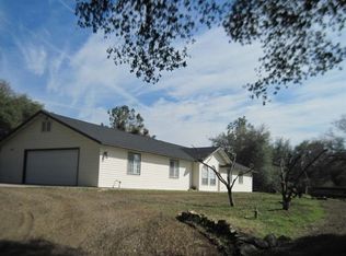 33595 Cottontail Ln, Auberry, CA 93602