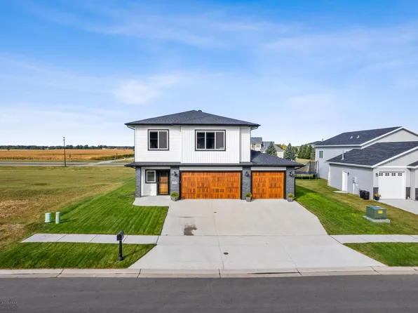 4857 Hampton Cir S, Moorhead, MN 56560