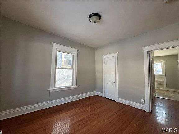 4th image of 6514 Julian Ave