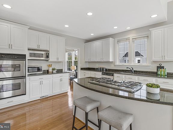 4th image of 2339 Brittany Parc Dr
