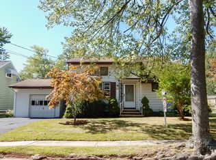 62 Independence Dr, Roselle, NJ 07203