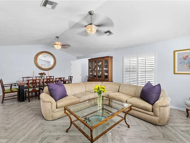 2467 Pine Woods Cir #3 — Photo 5