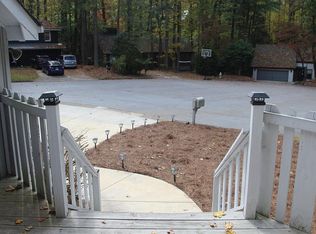 525 Sweet Birch Ln, Roswell, GA 30076