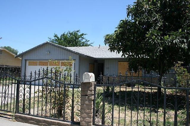 1st image of 2224 S Sacramento St