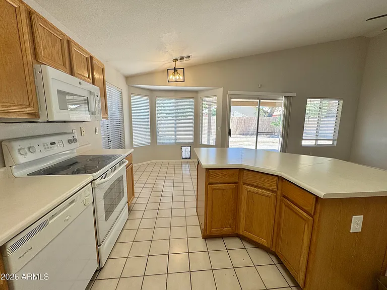 2302 E Edna Ave — Photo 15