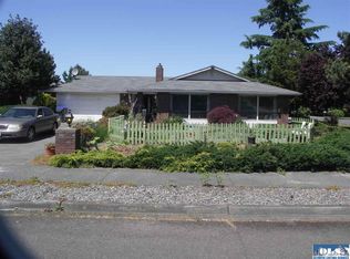 518 E Willow St, Sequim, WA 98382