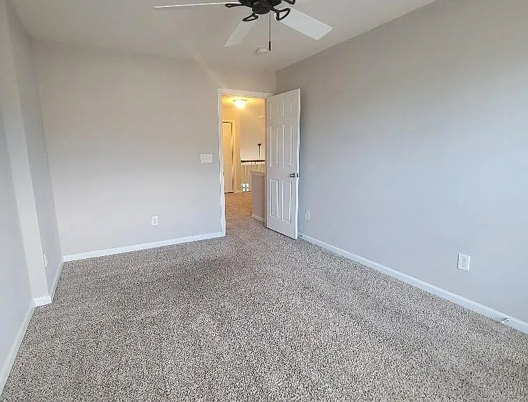 2339 Whitford Ln — Photo 18