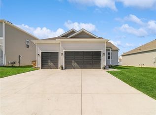 10439 Southerwick Pl, Johnston, IA 50131