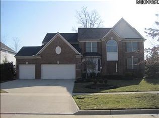 15295 Old Oak Dr, Strongsville, OH 44136