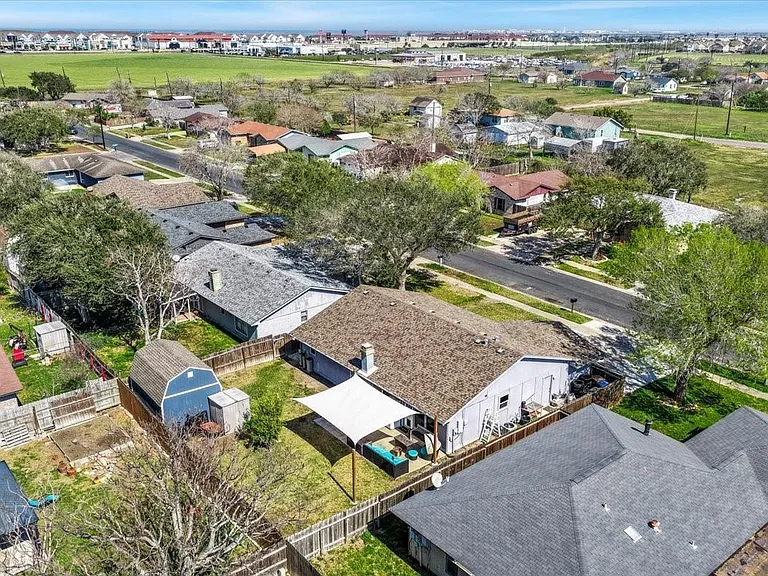 1749 Dawn Breeze Dr — Photo 5