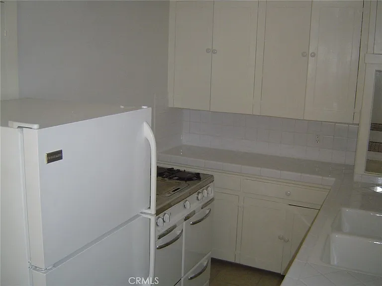 3260 Main St — Photo 14