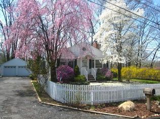 8 Beech St, Oakland, NJ 07436