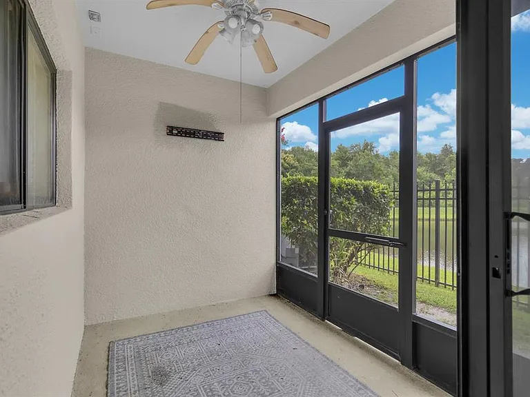 4210 Windsor Lake Cir — Photo 33