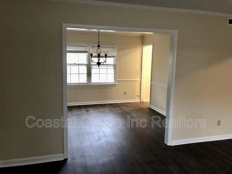 613 Reef Ln — Photo 6