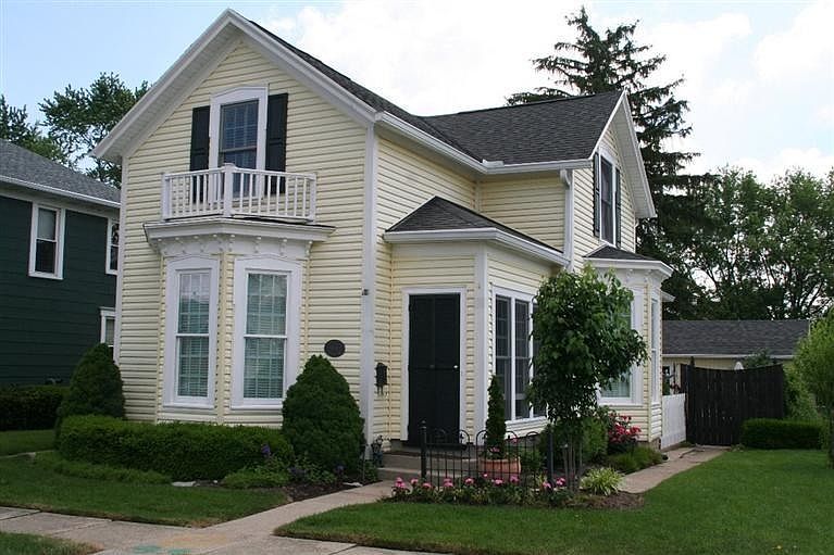 1st image of 104 N 1st St
