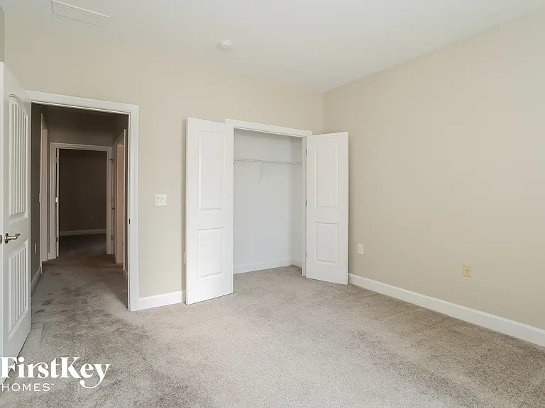 207 Hickory Nut Ln — Photo 12