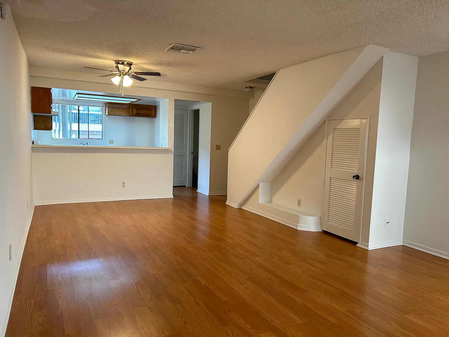 2 bed, 2.5 bath, 1050 sqft, $2,600 — Photo 4