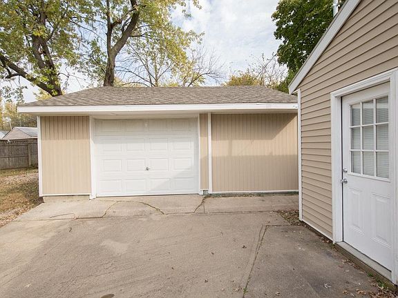 3rd image of 4366 Marlowe St