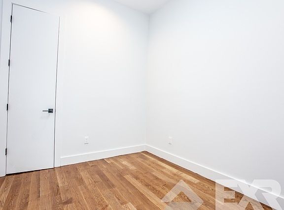 5th image of 1337 Gates Ave #33DI