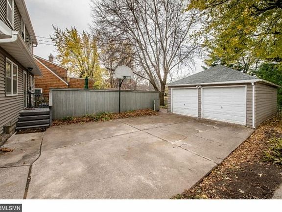 3rd image of 925 Hall Ave